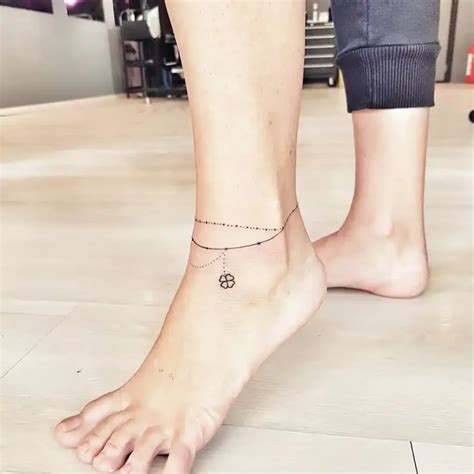 15 Gorgeous Anklet Tattoos For Every Personality