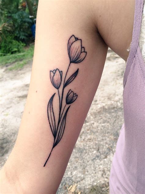 190 Vibrant Tulip Tattoos Designs And Ideas 2024
