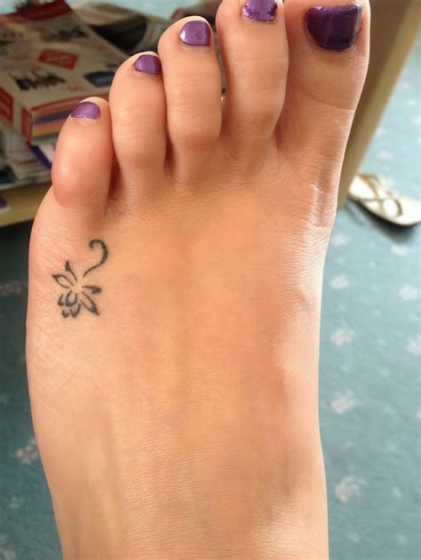 27 Small And Cute Foot Tattoo Ideas For Women Styleoholic