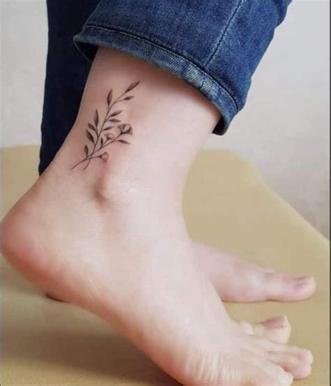 40 Awesome Foot Tattoos Ideas And Designs For Women 40 Awesome Foot Tattoos Ideas And Designs For Women
