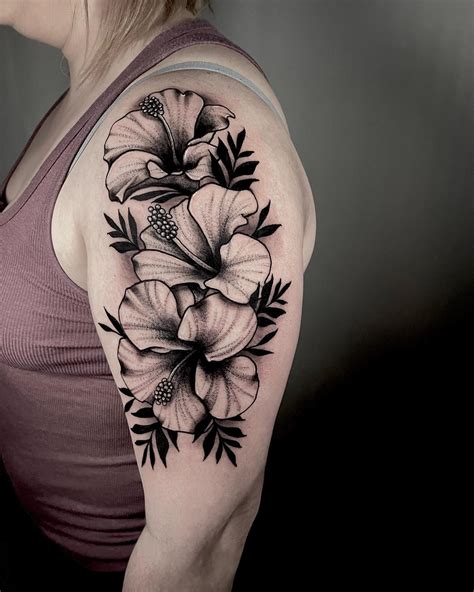 46 Hibiskus Tattoo Ideen Hawaiianische Blumen Tattoo Designs Mit 46 Hibiskus Tattoo Ideen Hawaiianische Blumen Tattoo Designs Mit