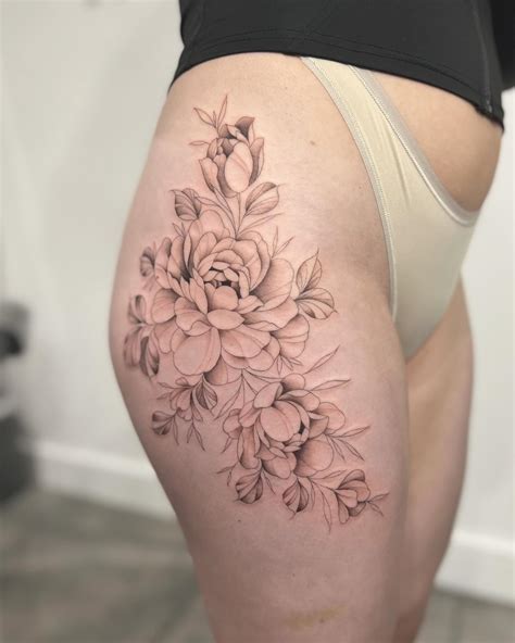 49 Stunning Women Amp 39 S Thigh Tattoos To Inspire Your Next Ink In 2025