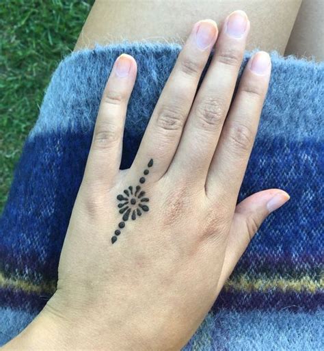50 Easy Henna Designs For Beginners 2019 Small Simple Amp Cool 50 Easy Henna Designs For Beginners 2019 Small Simple Amp Cool