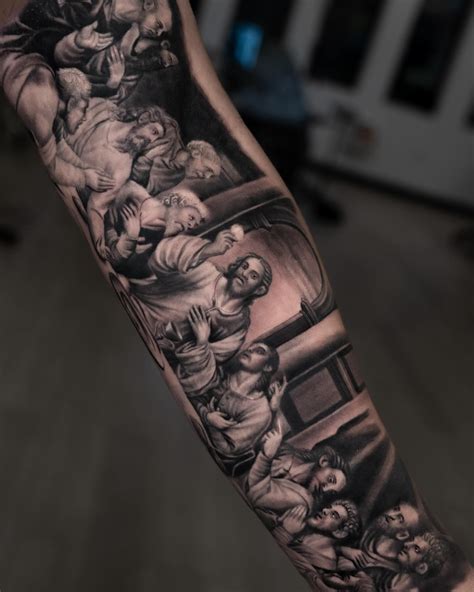 A Beautiful Last Supper Tattoo For Jt Sigmon A 2 Day Inner Bicep Piece Swipe To See The Detail On This Masterpiece Artist Mckenna Sdt Studio Honolulu Hawaii Text Mckenna To 702