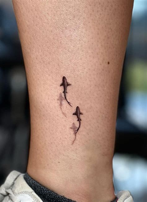 Feminine Cute Shark Tattoo Calaverastattoos Com Feminine Cute Shark Tattoo Calaverastattoos Com