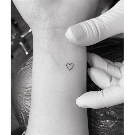 Heart Wrist Tattoo 8 Elegant Minimalist Designs Heart Wrist Tattoo 8 Elegant Minimalist Designs
