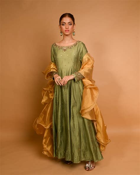 Miras Bridal Modesto: Elevate Your Wedding Style with Elegance