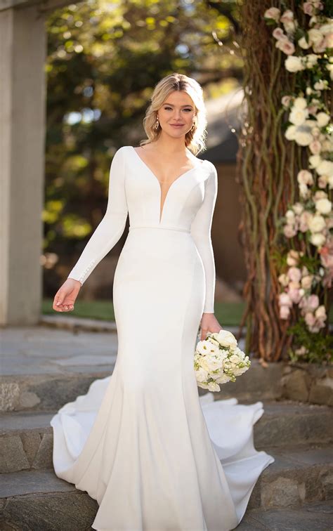 Simple Sleek Wedding Dress Trends for 2023
