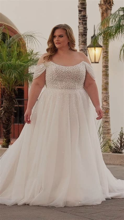 Ultimate Size 20 Wedding Gown Guide 2023