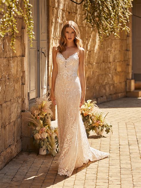 Slim Wedding Dresses: Elevate Your Look with These Timeless Styles