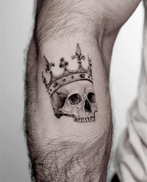 Tattoo Skull With Crown