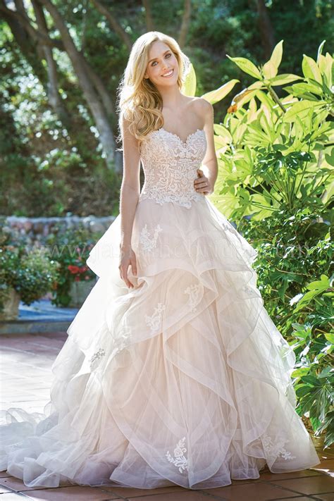 Discover the Elegance of Tulle Wedding Gowns for Your Perfect Day