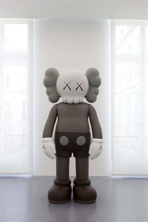 Um Primeiro Olhar Exclusivo Na Mais Recente Exposi O De Kaws Easy Um Primeiro Olhar Exclusivo Na Mais Recente Exposi O De Kaws Easy