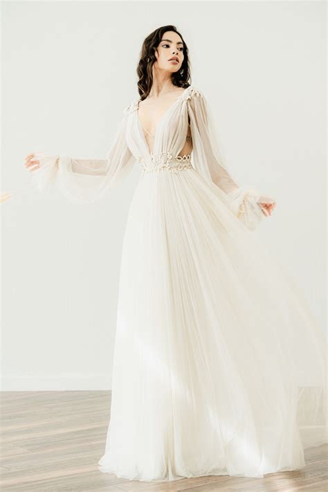 Wedding Dress Greek Goddess Style: Timeless Elegance