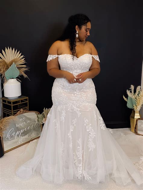 Best Wedding Gowns Size 24 Revealed!